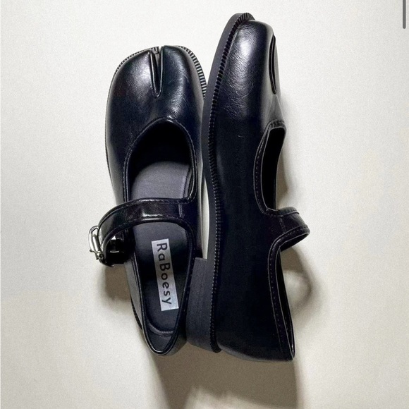 SOLD: RABOESY - Black Tabi Loafers US 7 - Picture 5 of 5